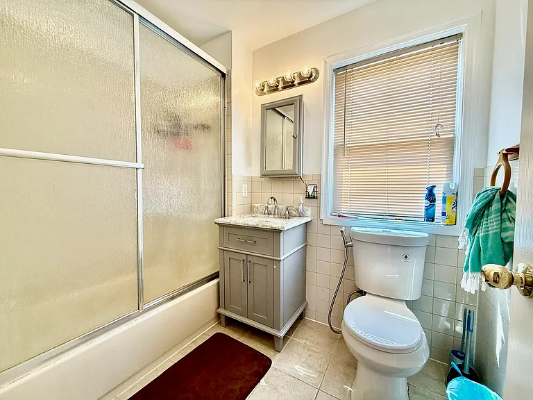 264 Custer Ave #2 — Photo 10