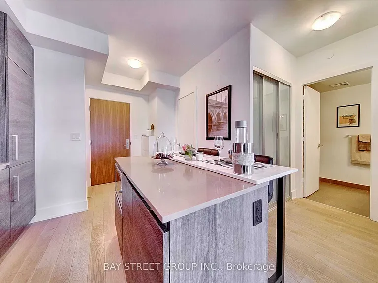 200 Bloor St W #1409 — Photo 14