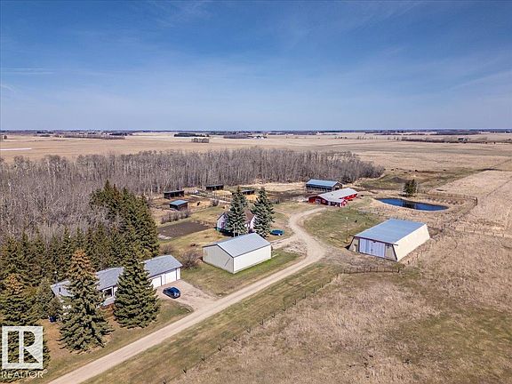 3rd image of 49059 Range Rd #265