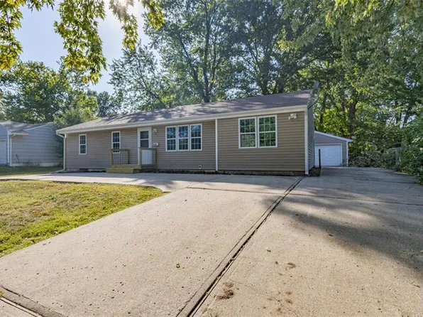 6506 N Forest Ave, Gladstone, MO 64118