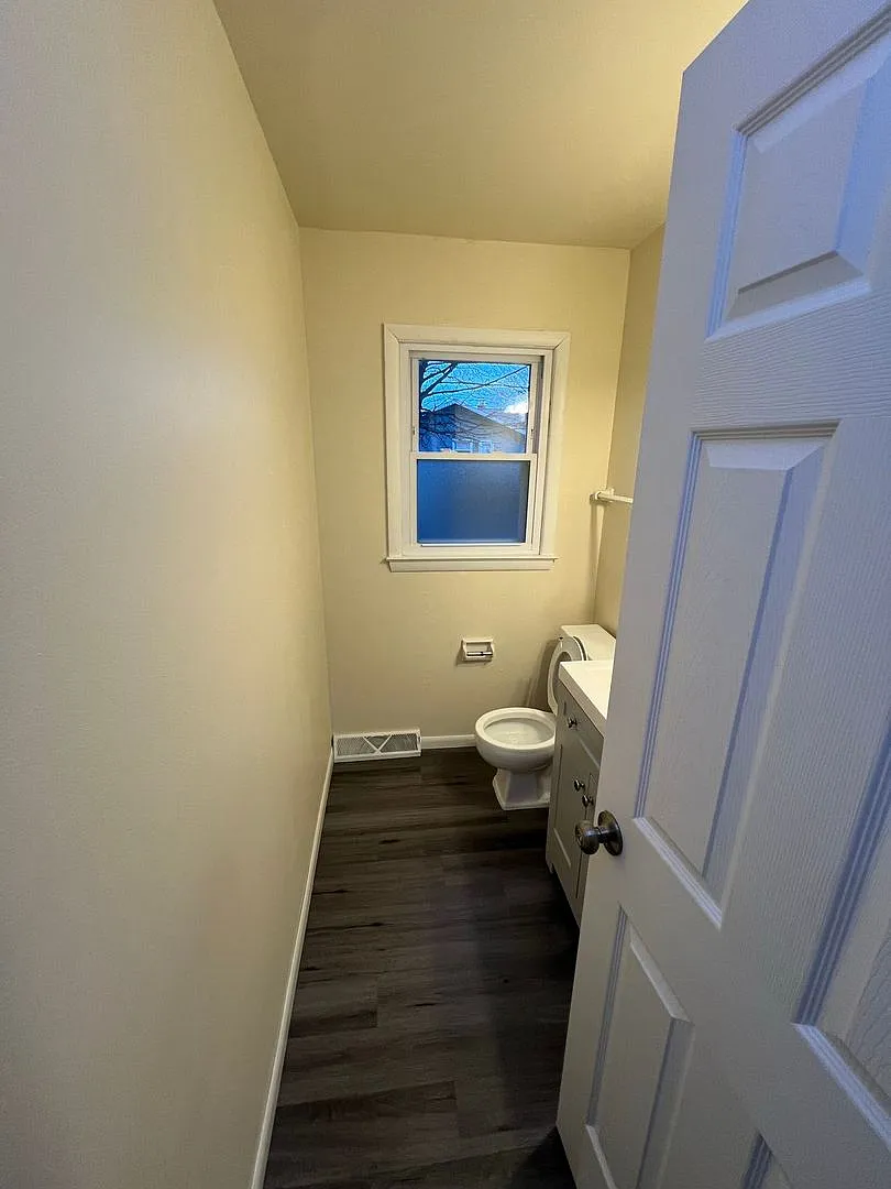 2018-2020 S Grand Ave. (Duplex) — Photo 3