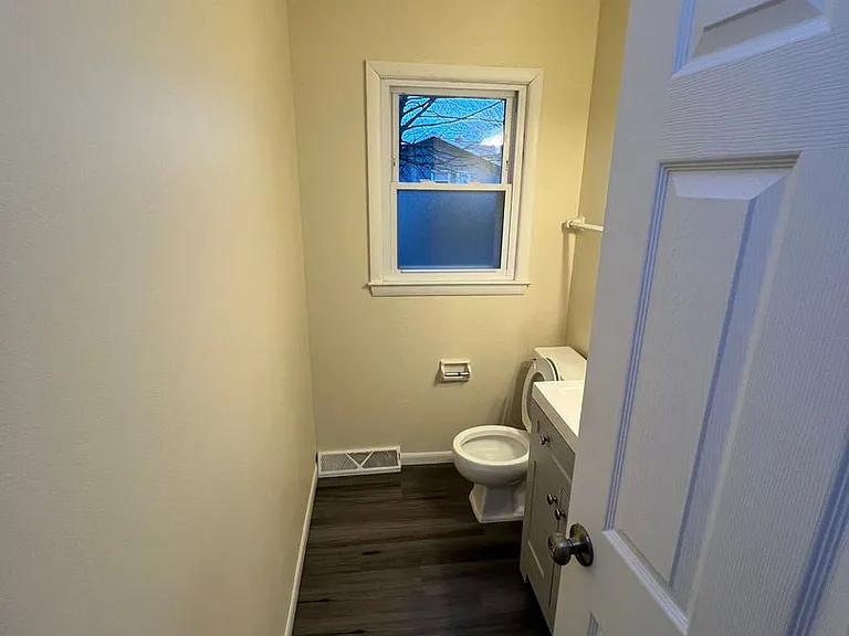 2018-2020 S Grand Ave. (Duplex) — Photo 3