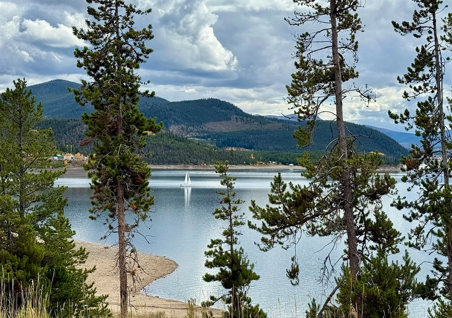 2 Bdr 2 Bath Lake Views Dillon Condo 2026-2027 Winter Utilities Included — Photo 1