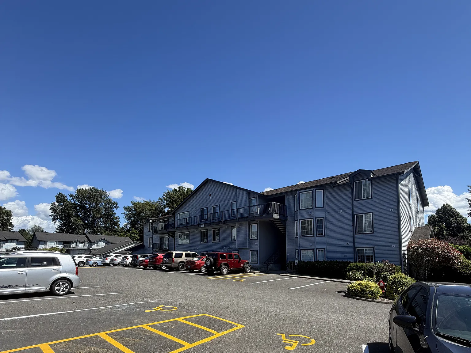Brampton Court — Photo 4