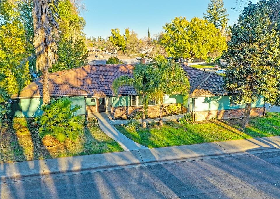 1st image of 865 Royal Green Ave