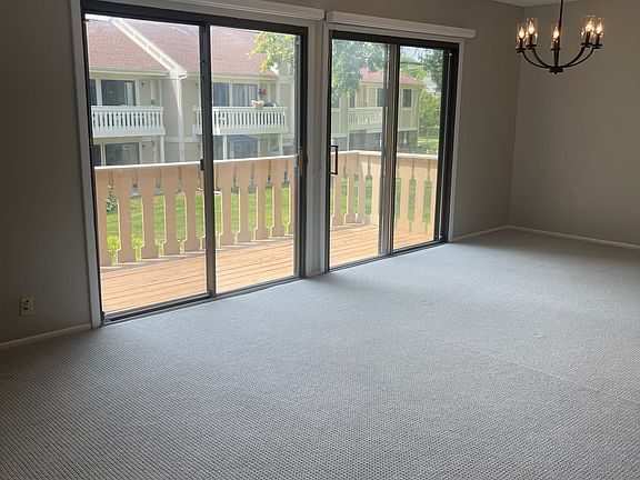 3rd image of 481 Thornhill Ln