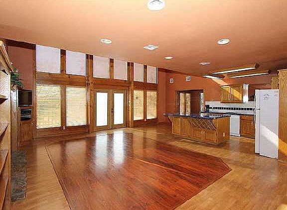 2nd image of 505 Rockwood Dr