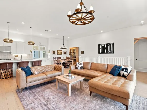 27628 Exploration Rd, Valencia, CA 91381