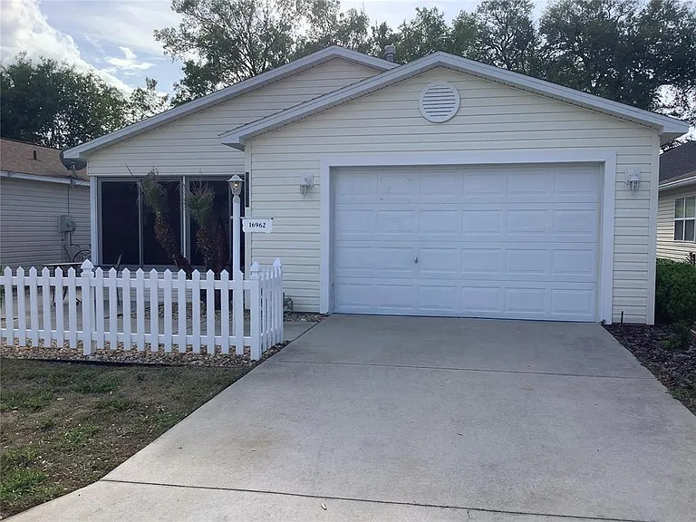 16962 SE 94th Sunnybrook Cir — Photo 1