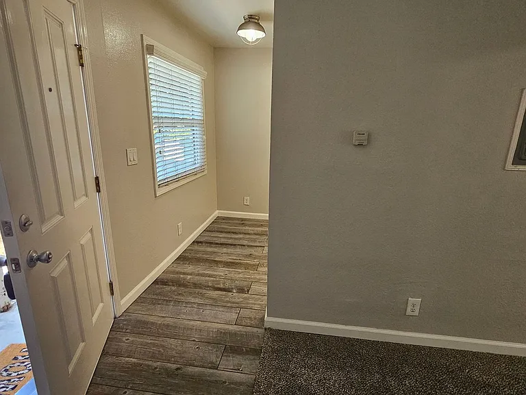 370 N Fair Oaks Ave — Photo 5