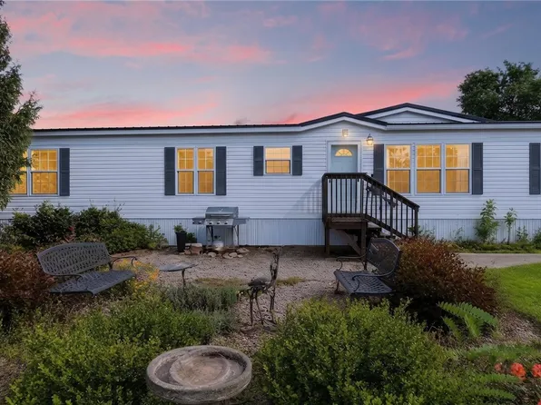 110 Montana Ln, Clifton Springs, NY 14432