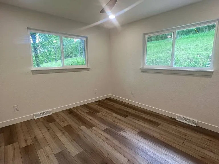 222 Valley St — Photo 10