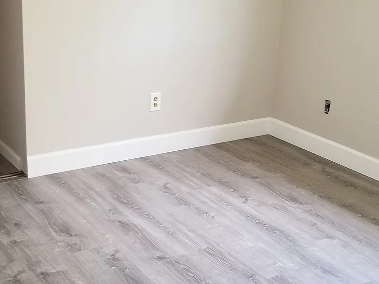 236 Crestview Dr — Photo 17