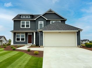 570 W Wildwood Dr, Owosso, MI 48867