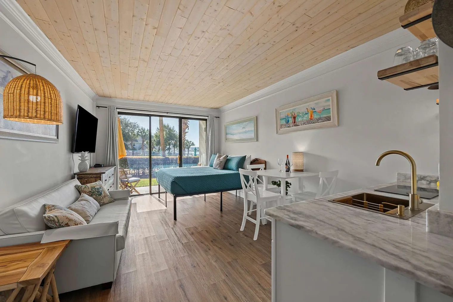 1 bed, 1.0 bath, 322 sqft, $1,720 — Photo 3