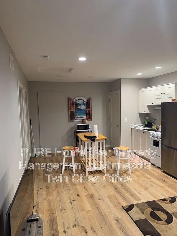 1 bed, 1.0 bath, 528 sqft, $1,275 — Photo 1