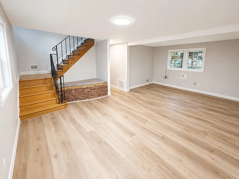 20 Woodridge Ave — Photo 13