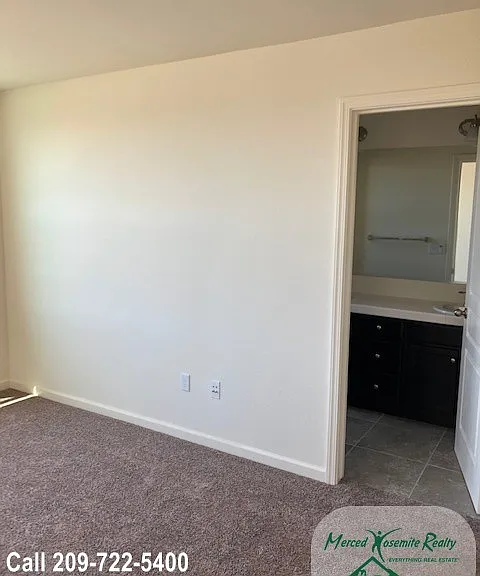 160 Barker Ln — Photo 11