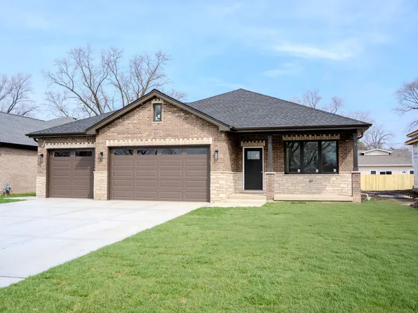 8041 S 85th Ct, Justice, IL 60458