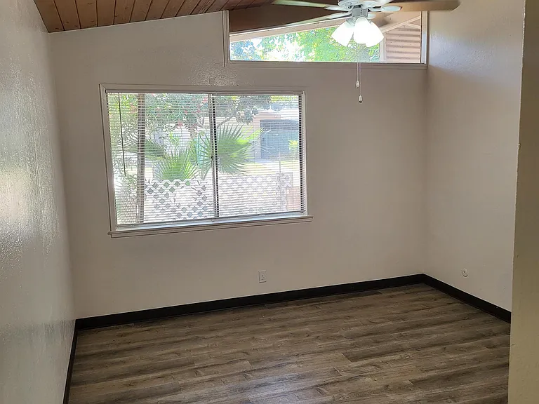 1728 W Shaw Ave #G — Photo 5
