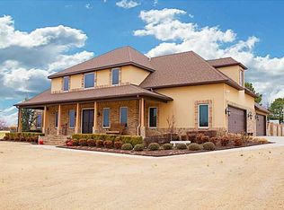 9752 Soaring Hawk Dr, Bentonville, AR 72712