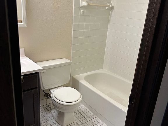 4th image of 200 5th Ave N APT 305