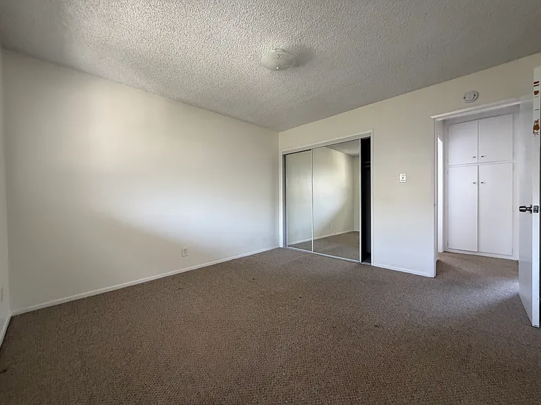 360 Freeman Ave #14 — Photo 3