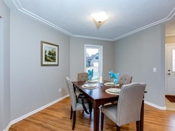 3rd image of 3558 Oxford Dr
