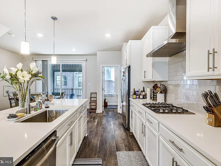 2335 Water Promenade Ave — Photo 16