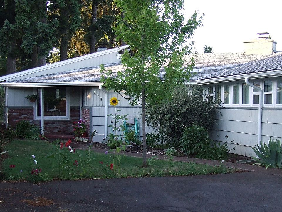 Nicely landscaped front entry