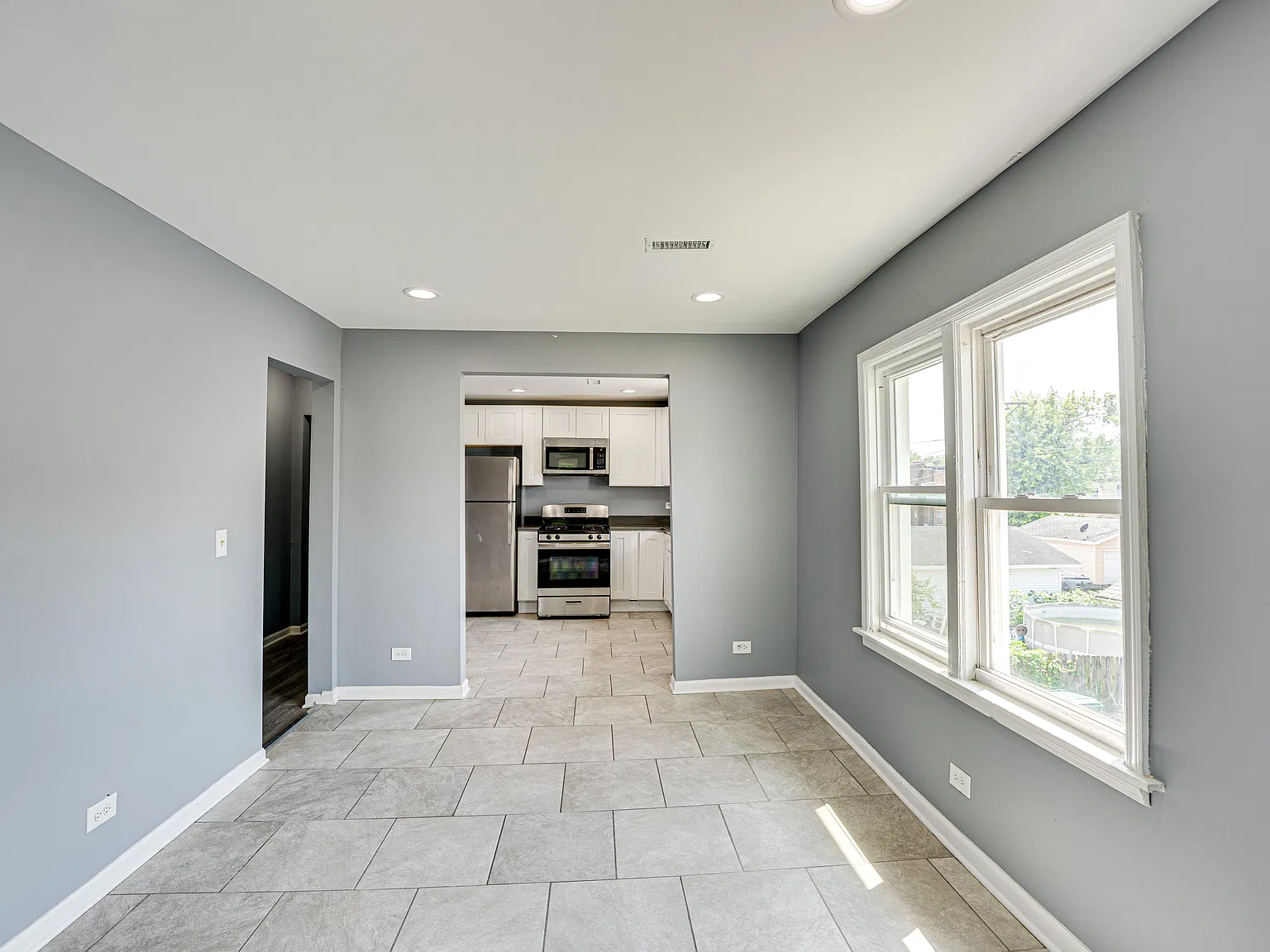 3 bed, 1300 sqft, $1,750 — Photo 3