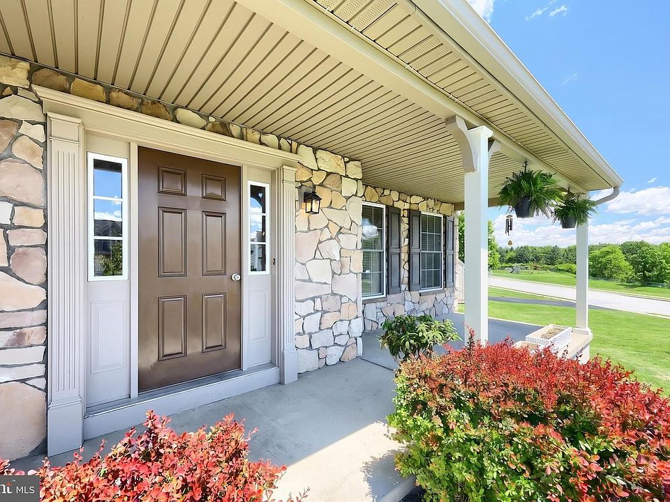 315 Lynne Dr, Mount Wolf, PA 17347 | Zillow