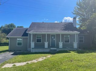 40 Halls Ln, Stanton, KY 40380