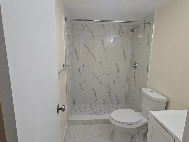 129 Hastings E #129 — Photo 7