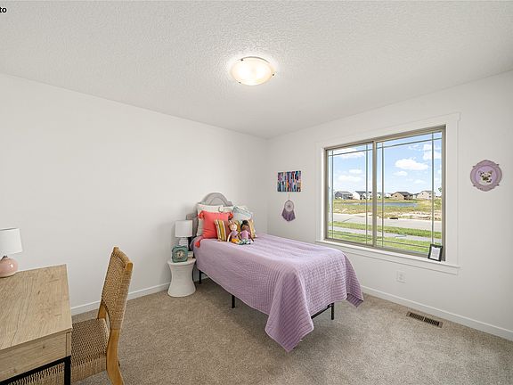4th image of 408 E Vista Lake Ave