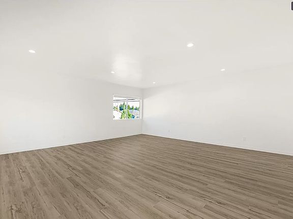 3rd image of 4527 Alexington Ave