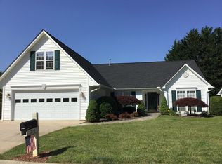 229 Stonehollow Rd, Fletcher, NC 28732