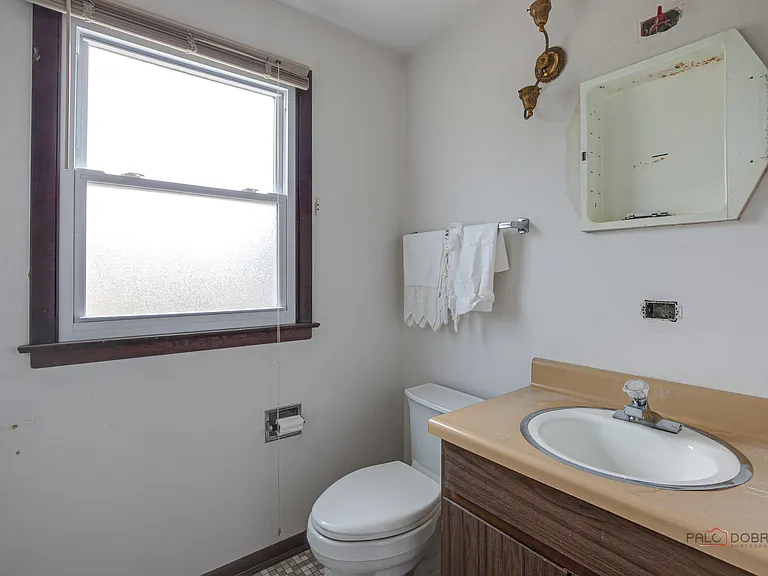 334 Euclid Ave — Photo 17