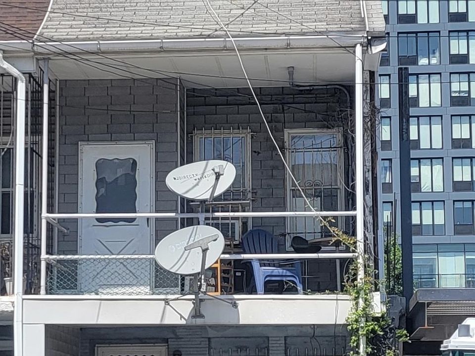 2nd image of 238 1/2 Academy St