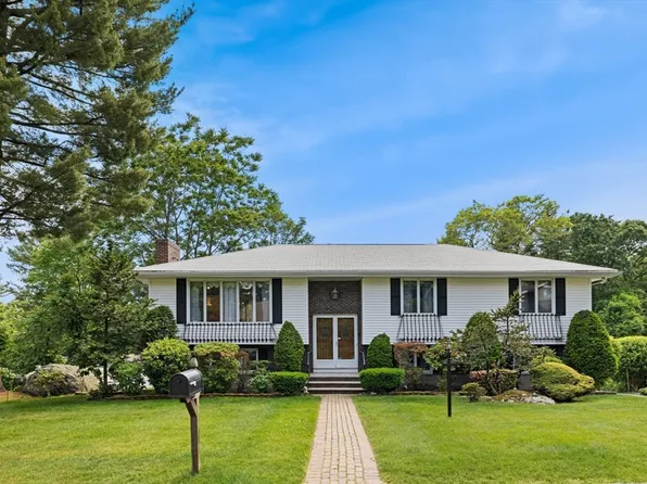 6 Pine Tree Dr, Saugus, MA 01906