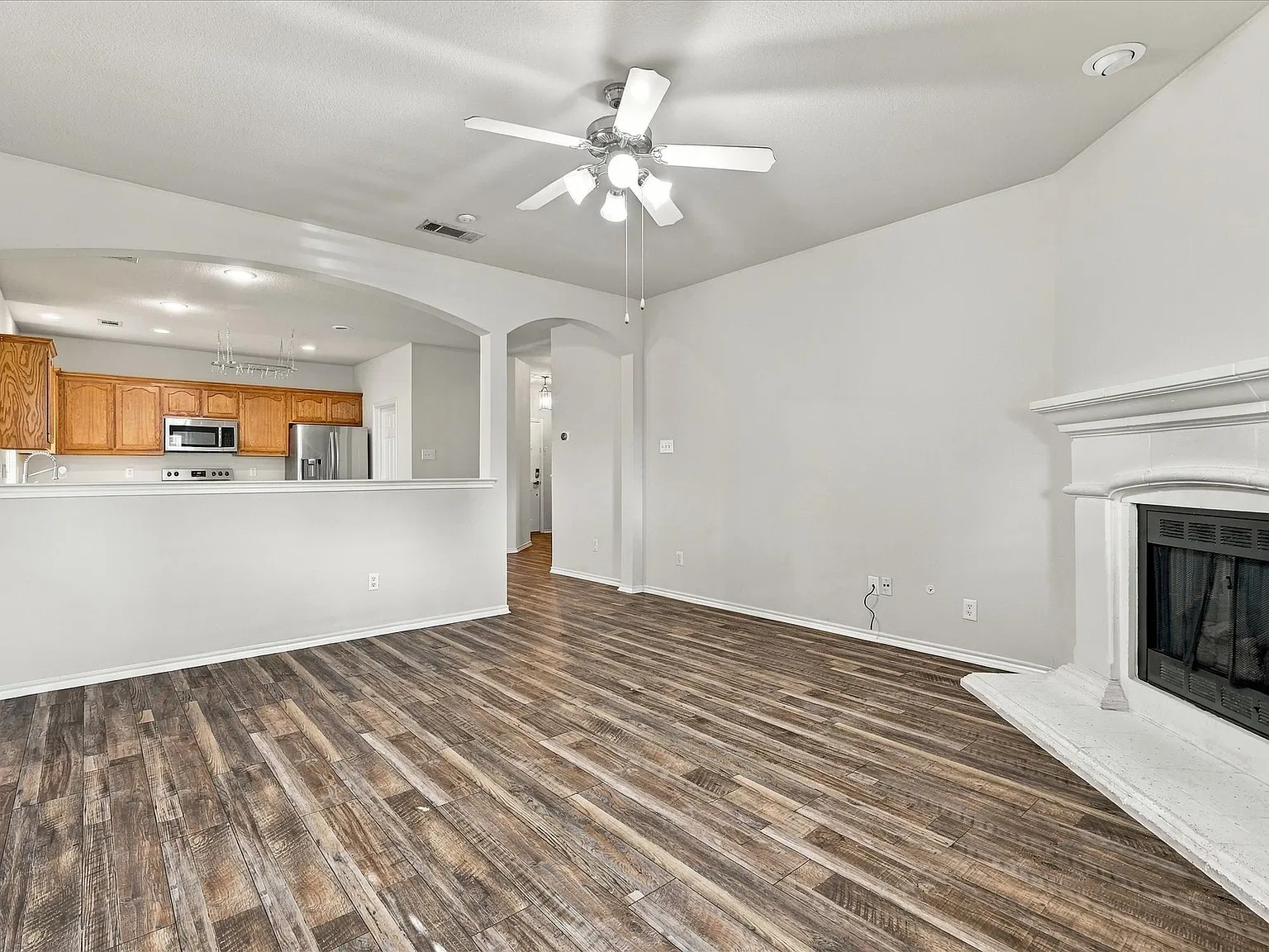 3 bed, 1474 sqft, $1,950 — Photo 3