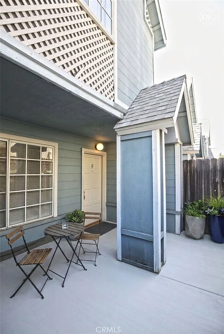 2 bed, 1.5 bath, 844 sqft, $2,900 — Photo 2