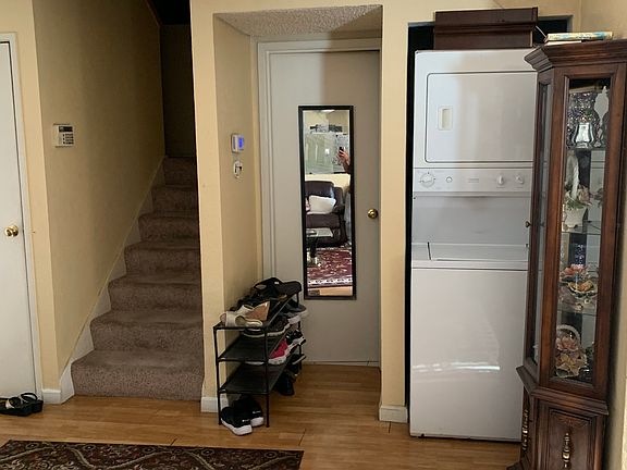 5th image of 706 Northfield Dr APT C