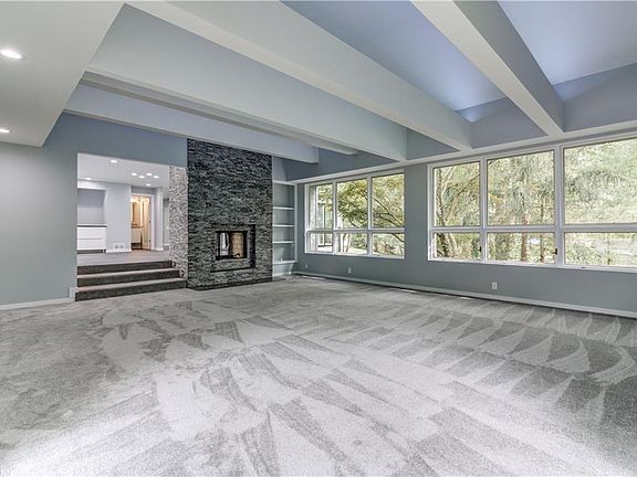 4th image of 18 Laurel Hill Ln