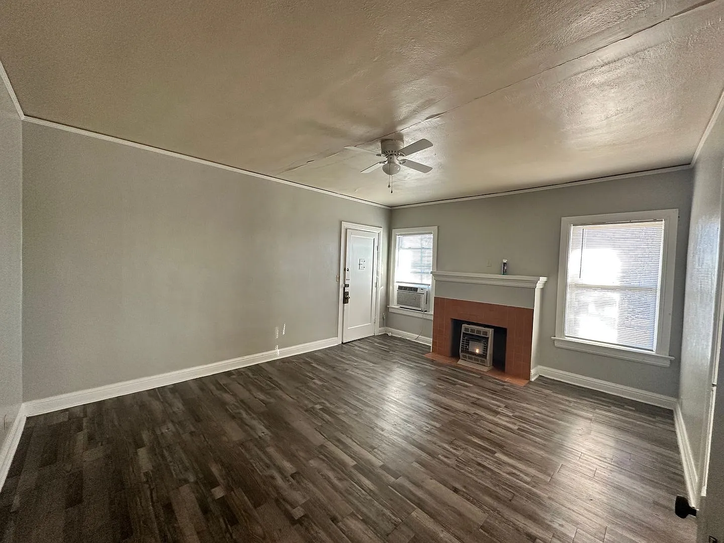 216 West Oak Avenue — Photo 4