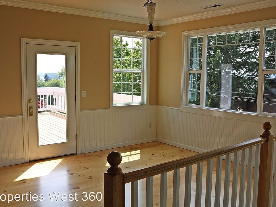 1st image of 8818 SE Hillcrest Dr
