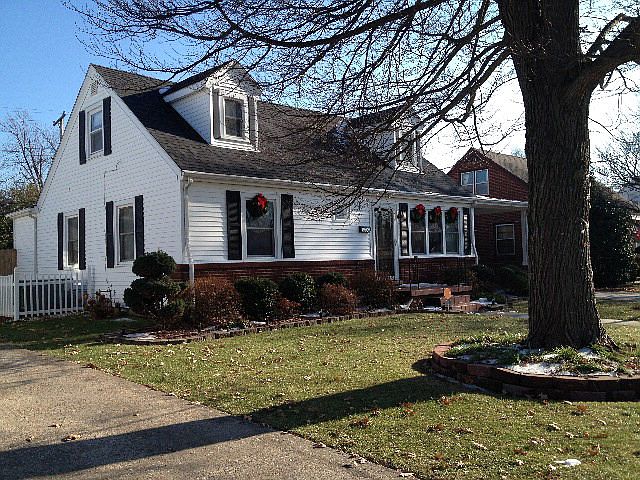 1st image of 3423 Hawthorne Dr
