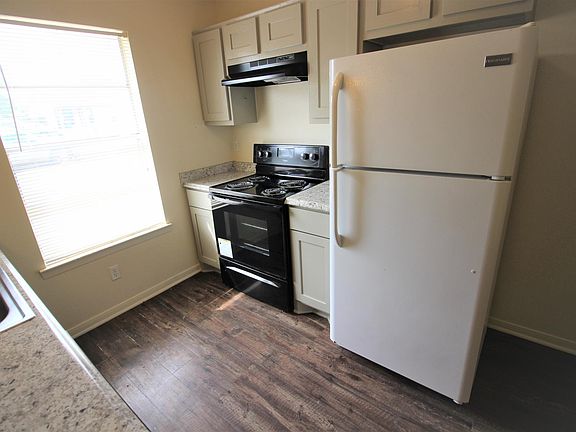 4th image of 721 San Saba Dr