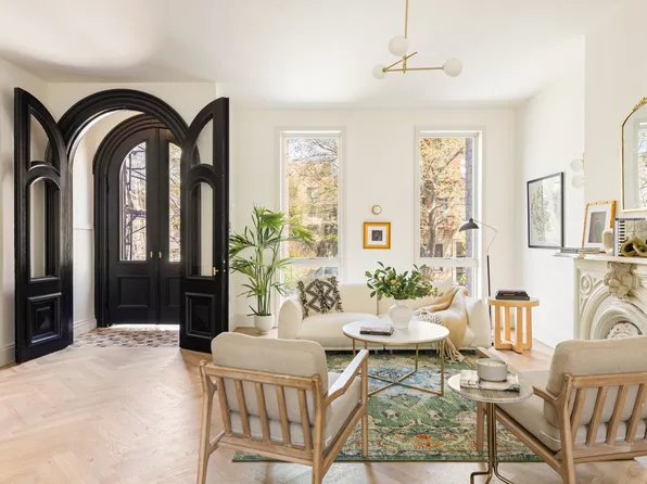 196 Monroe Street image 1 of 21