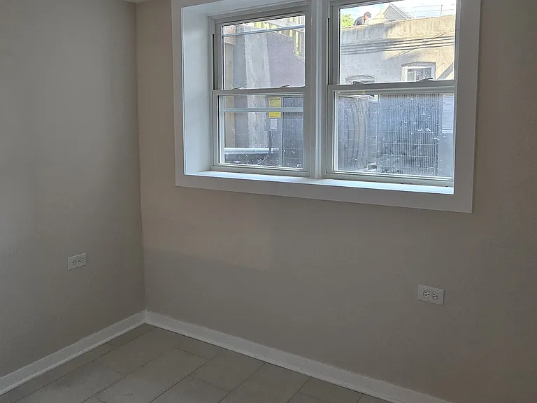 2637 W Winona St #3 — Photo 11